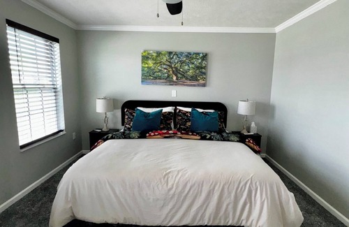 Imperial Maison | Spacious 5-bedroom house with WiFi, AC in fabulous Imperial
