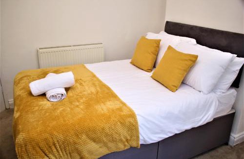 Aylesbury Maison | Spacious 5 Bedroom House Close To Town Center
