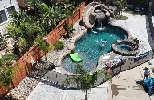 Antioch Maison | Spacious 5-bedroom house in lovely Antioch with POOL WiFi, AC