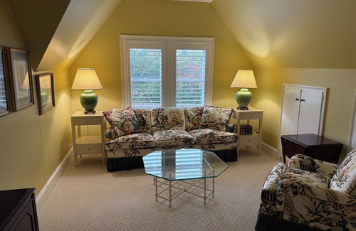 Jackson Maison | Spacious 5-bedroom house in charming Jackson with WiFi, AC