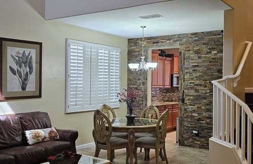 Maryvale Maison | Spacious 5-bedroom house 3 min from Cardinals Stadium and West Gate shopping
