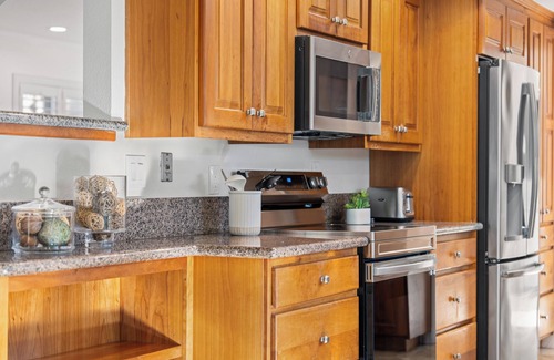 Westpark Maison | Spacious 5-bedroom house in Irvine with Backyard