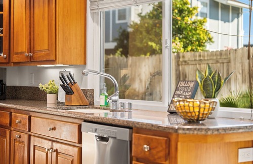 Westpark Maison | Spacious 5-bedroom house in Irvine with Backyard