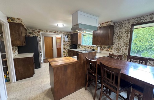 Lynden Maison | Spacious 5-bedroom house in charming Lynden with theater room and Wi-Fi