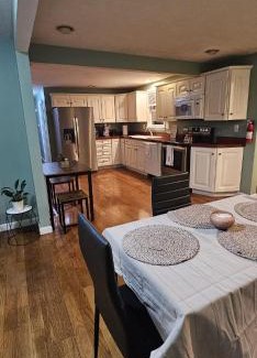 Rockland Appartement | Spacious 5-bedroom house with WiFi, AC in delightful Rockland