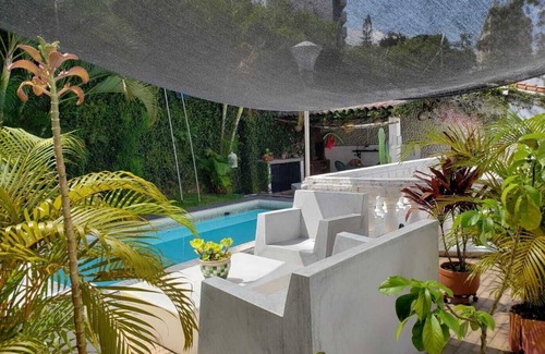 Cali Maison | Spacious 5-bedroom house with a huge terrace and swimming pool