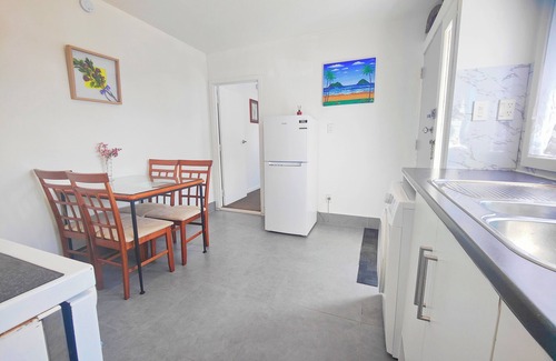 Johnsonville Maison | Spacious 5-bedroom house in awesome Wellington with AC