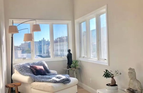 Long Beach Maison | Spacious 5-bedroom ocean view house in serene Long Beach with fitness room.