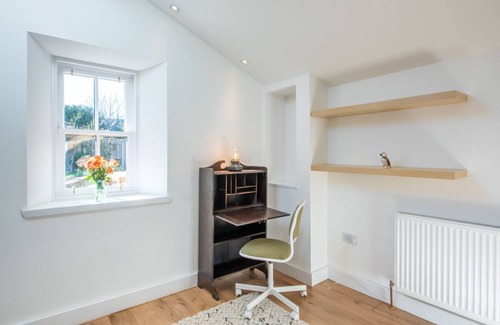 Kinloss Maison | Spacious 5 Bedroom. Pet-Friendly Self Catering Cottage in Findhorn.