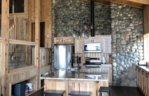 Puposky Station Balnéaire | Spacious 5-bedroom resort with WiFi, AC in lovely Tenstrike