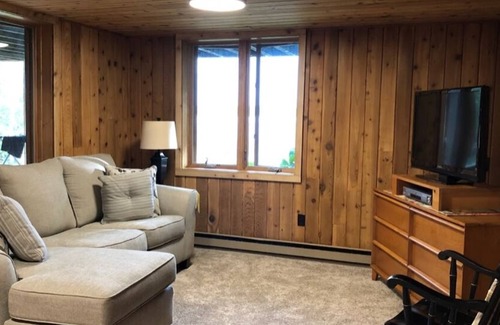 Puposky Station Balnéaire | Spacious 5-bedroom resort with WiFi, AC in lovely Tenstrike