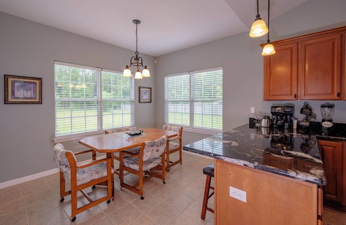 Starke Maison | Spacious 5-Bedroom Retreat with Private Pool!