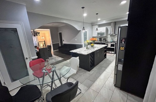 Southeast Maison | Spacious 5-bedroom townhome with WiFi, equipment room in beautiful Washington DC