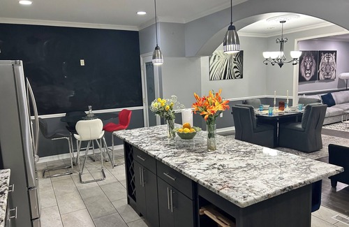 Southeast Maison | Spacious 5-bedroom townhome with WiFi, equipment room in beautiful Washington DC