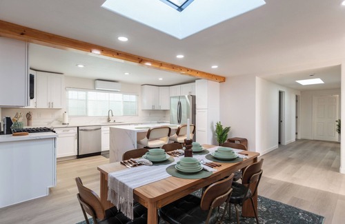 Otay Maison | Spacious 5-bedroom house in fabulous Chula Vista with WiFi, AC