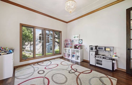Eden Prairie Maison | Spacious 5-bedroom house with fitness room and AC in beautiful Eden Prairie