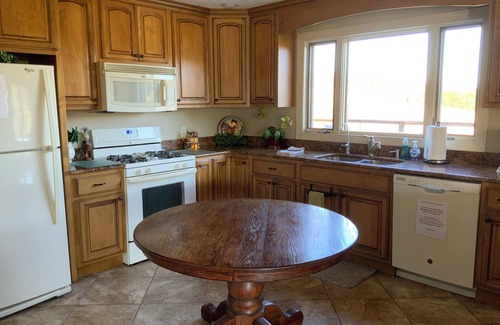 Forest Hill Maison | Spacious 5-bedroom secluded home in lovely Indian Mills with AC