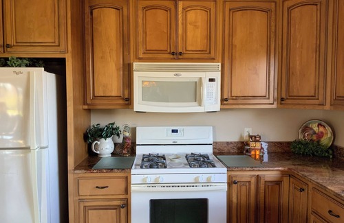 Forest Hill Maison | Spacious 5-bedroom secluded home in lovely Indian Mills with AC