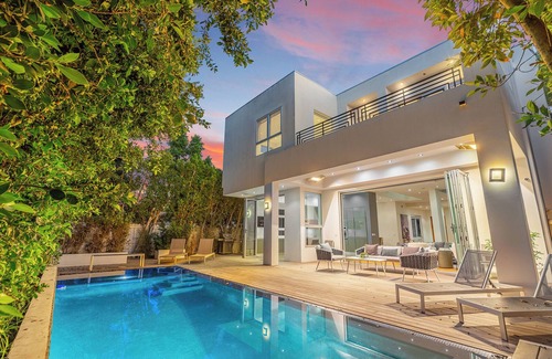 La Brea Maison | Spacious 5-bedroom Villa C, Pool & Spa