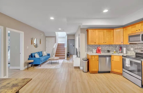 Center City East Appartement | Spacious 5-bedroom 4-bath in Center City - Walk to Convention Center - Sleeps 16