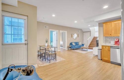 Center City East Appartement | Spacious 5-bedroom 4-bath in Center City - Walk to Convention Center - Sleeps 16