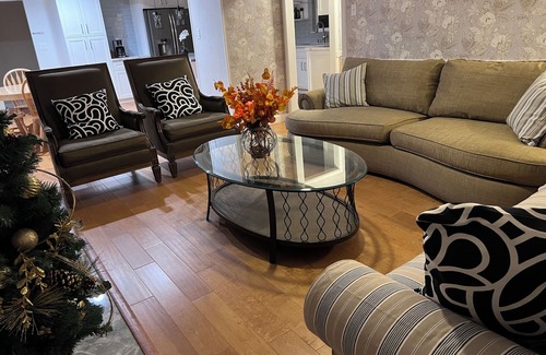 Overlook Maison | Spacious 5-bedroom house with AC and WiFi in charming Walnut Creek