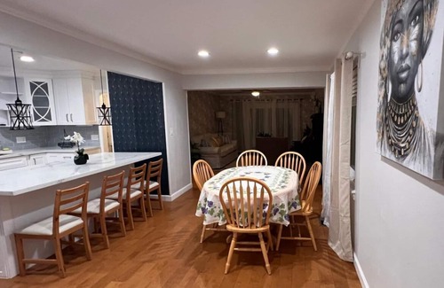 Overlook Maison | Spacious 5-bedroom house with AC and WiFi in charming Walnut Creek