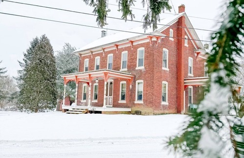 West Milton Maison | Spacious 5-bedroom house with AC, WiFi in charming West Milton