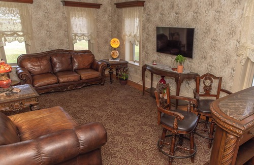 West Milton Maison | Spacious 5-bedroom house with AC, WiFi in charming West Milton