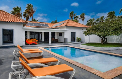 Jaburibari Maison | Villa spacieuse, 8 couchages, piscine et intimité garantis