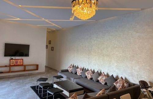 Ait Azzi Villa | Spacious 5 Bedroom Villa Ideal for Families & Groups