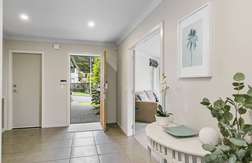 Johnsonville Maison | Spacious 5 bedroom with Garage * FIFA World Cup Base!