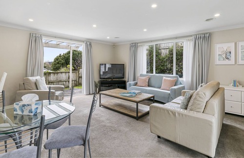 Johnsonville Maison | Spacious 5 bedroom with Garage * FIFA World Cup Base!