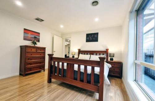 Sunshine West Maison | Spacious 5 bedrooms house