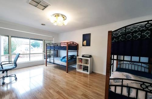 Sunshine West Maison | Spacious 5 bedrooms house