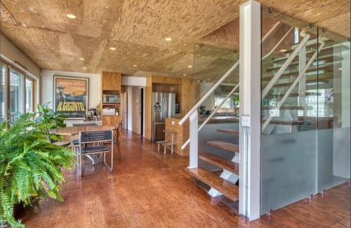 Springs Maison | Spacious 5-BR 4-Bath Pool in East Hamptons