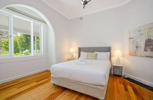 Hornsby Maison | Spacious 5BD Garden House in Hornsby close 2 train
