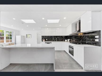 Hornsby Maison | Spacious 5BD Garden House in Hornsby close 2 train