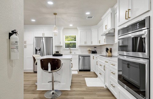 Lake Highlands Maison | Spacious 5BR Dallas – Pool & Pet OK, Sleeps 12