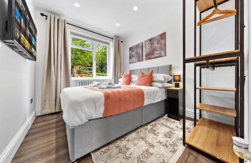 Luton Maison | Spacious 5BR for Work Crews Parking & WiFi