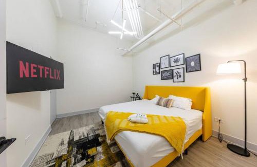 Near South Side Appartement | Spacious 5BR Luxury Suite Perfect for Groups with Gym Access and Optional Parking Near McCormick Place, Grant Park and Soldier Field