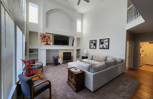 Parker Maison | 30 + Day Spacious 5-bedroom in Parker