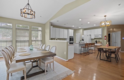 Bowie Maison | Spacious 5BR Retreat w/Piano & Pool Table – Near DC & Baltimore