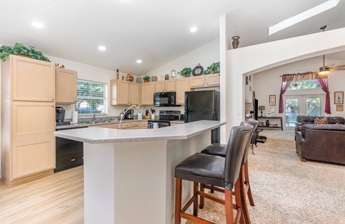 Orange Tree Maison | Spacious 5BR Villa w/South-Facing Pool, Spa & Game Room Near Disney