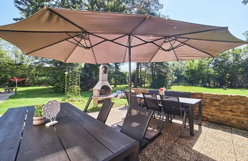 Plana nad Luznici Villa | Spacious 6-bedroom Villa Fontana with indoor heated pool and sauna.
