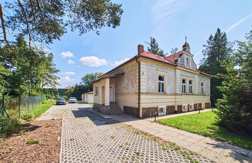 Plana nad Luznici Villa | Spacious 6-bedroom Villa Fontana with indoor heated pool and sauna.