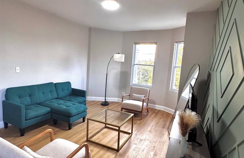 New Brighton Maison | Spacious 6-bedroom house in charming Staten Island with WiFi