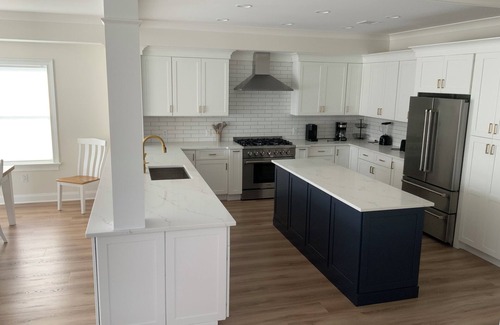 Ortley Beach Maison | Spacious 6-bedroom house 7 from the ocean with heated built in pool
