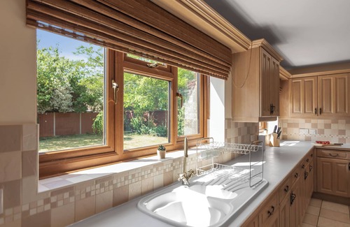 Norwich Maison | Spacious 6-Bedroom Home | Sleeps 11 | Fast Wi-Fi | Parking | Ideal for Families & Business Groups