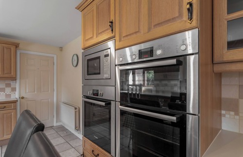 Norwich Maison | Spacious 6-Bedroom Home | Sleeps 11 | Fast Wi-Fi | Parking | Ideal for Families & Business Groups
